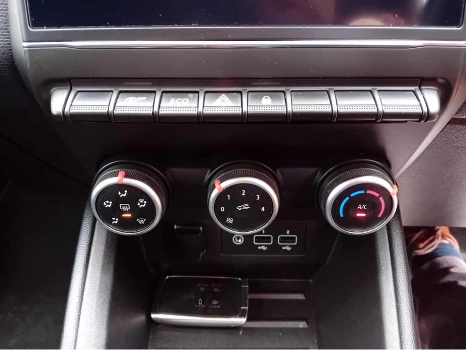 2021 Renault Clio - image 23