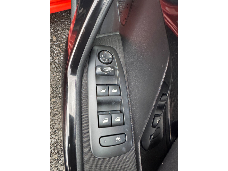 2016 Peugeot 208 1.2 Puretech 82 bhp Access 5dr €9,500