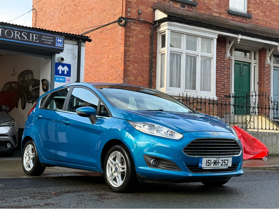2015 Ford Fiesta - image 3
