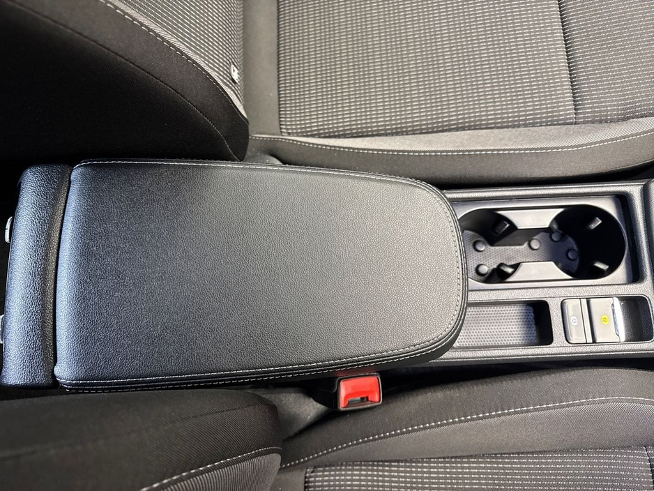 2023 Skoda Octavia - image 15