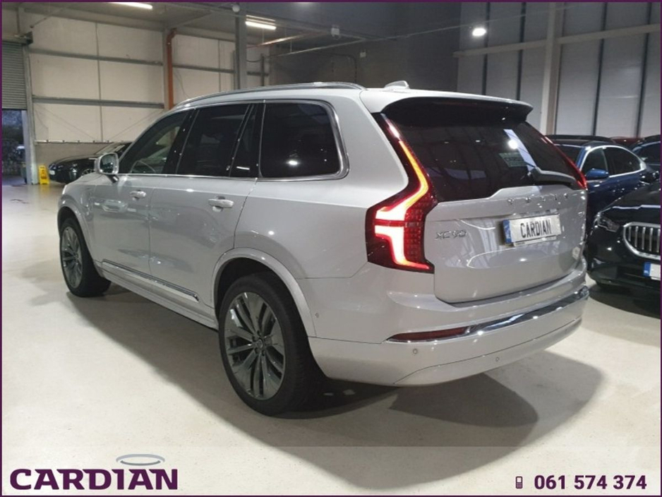 2025 Volvo XC90 - image 7