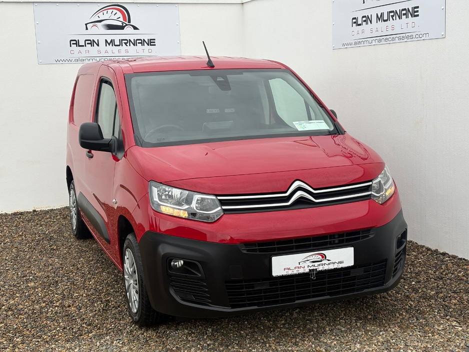 2022 Citroen Berlingo - image 4