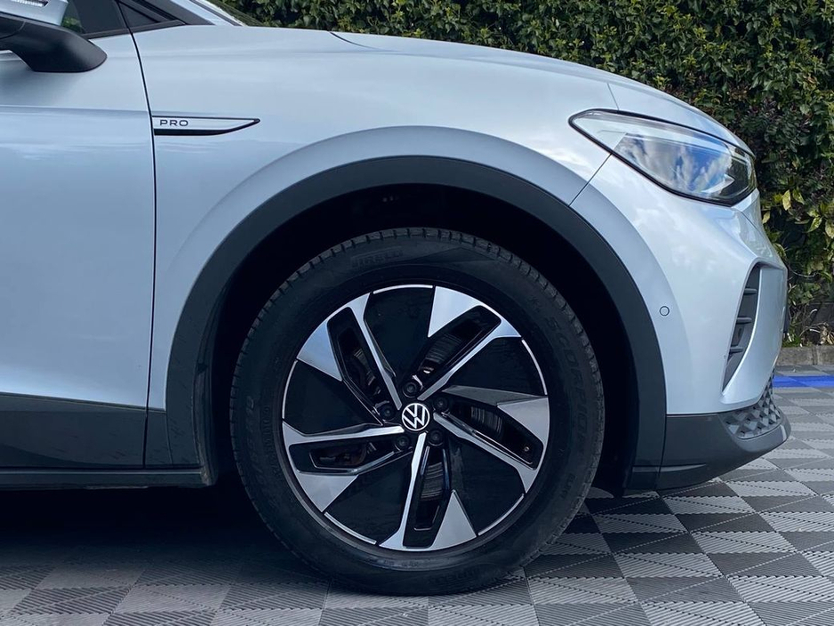 2023 Volkswagen ID.4 - image 9