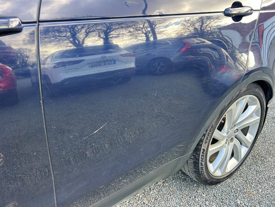 2019 Land Rover Discovery - image 37