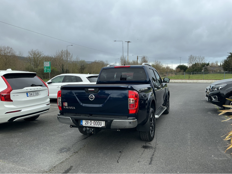 2021 Nissan Navara - image 9