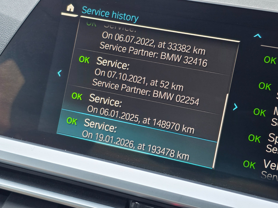 2021 BMW 3 Series - image 7