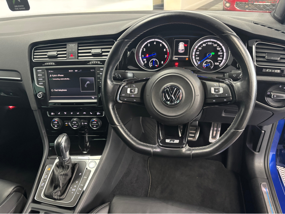 2014 Volkswagen Golf - image 9
