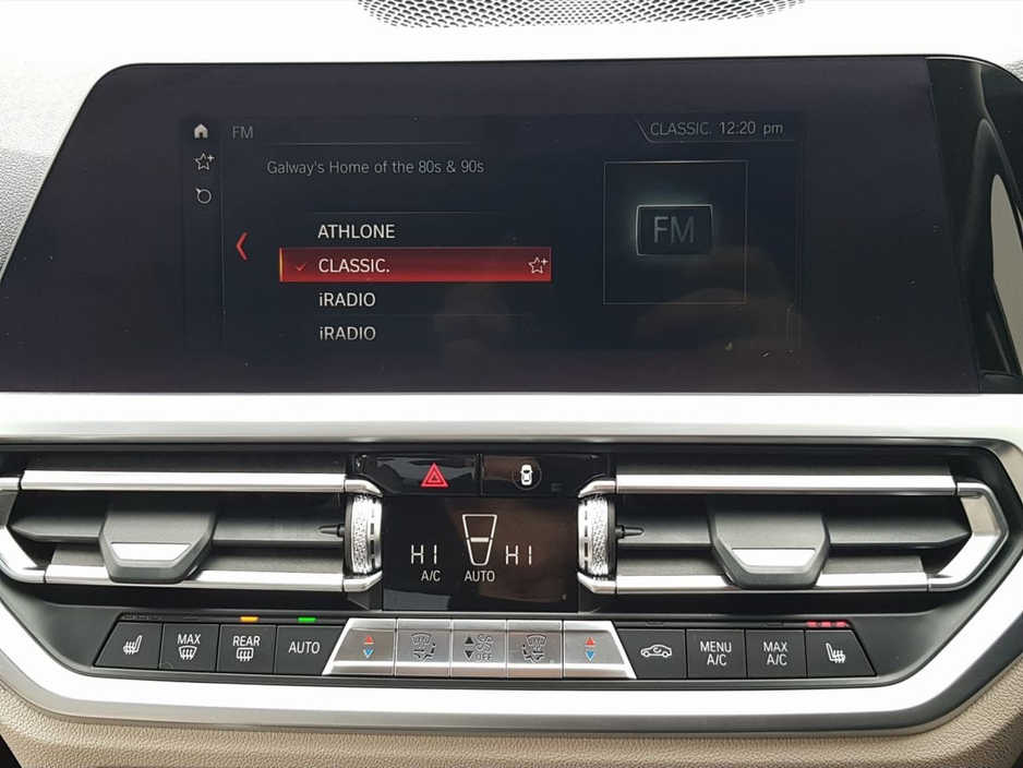 2019 BMW 3 Series - image 17