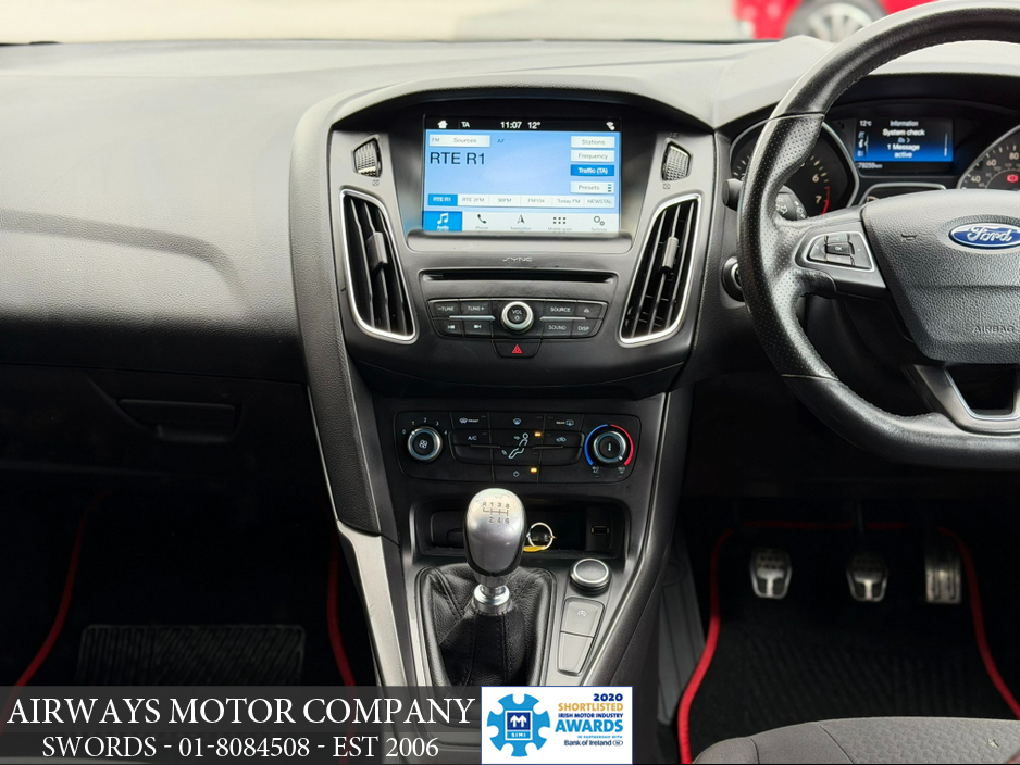 2018 Ford Focus - image 10