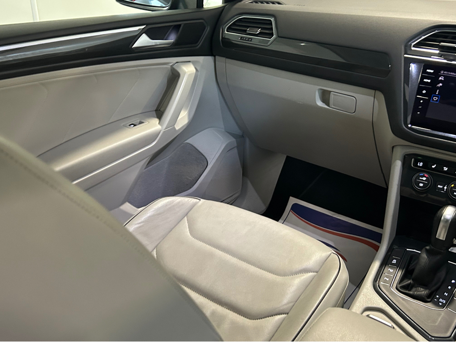 2021 Volkswagen Tiguan - image 16