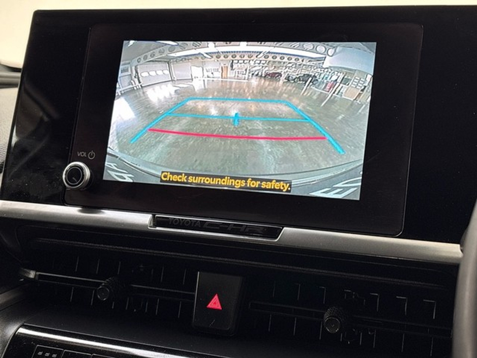 2024 Toyota C-HR - image 12