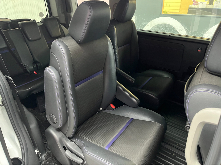 2021 Honda Stepwagon - image 14