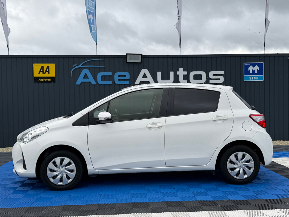 2019 Toyota Yaris - image 4