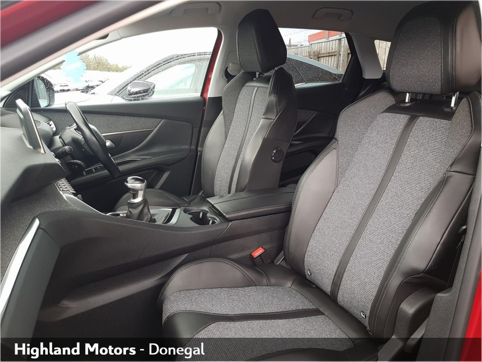 2018 Peugeot 3008 - image 5