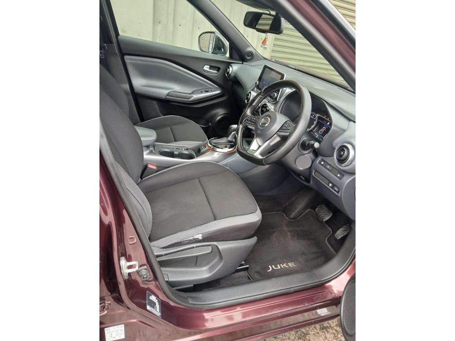 2020 Nissan Juke - image 8
