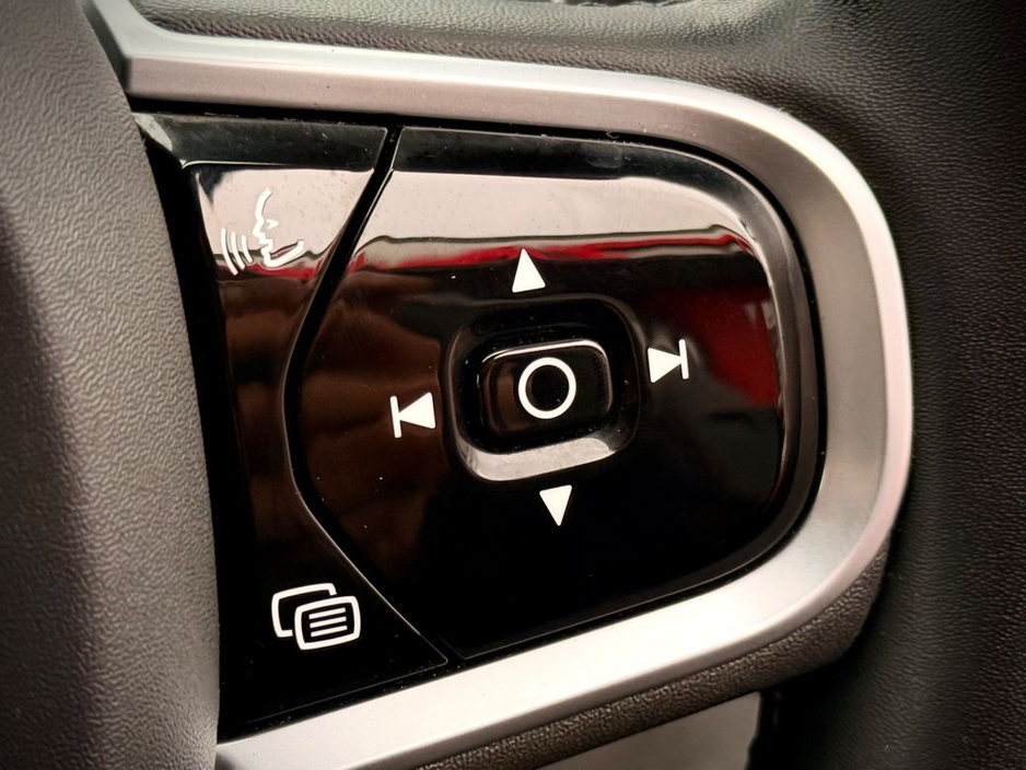 2022 Volvo XC90 - image 20