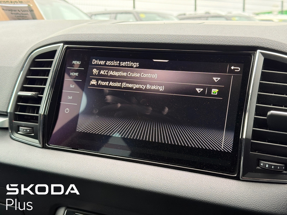 2022 Skoda Karoq - image 13