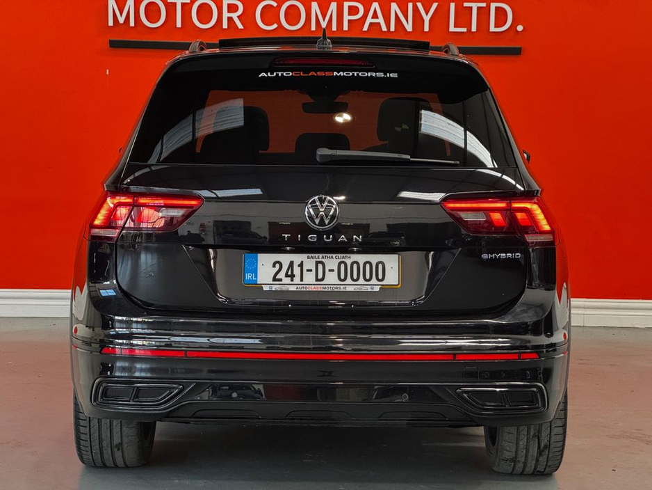 2024 Volkswagen Tiguan - image 11
