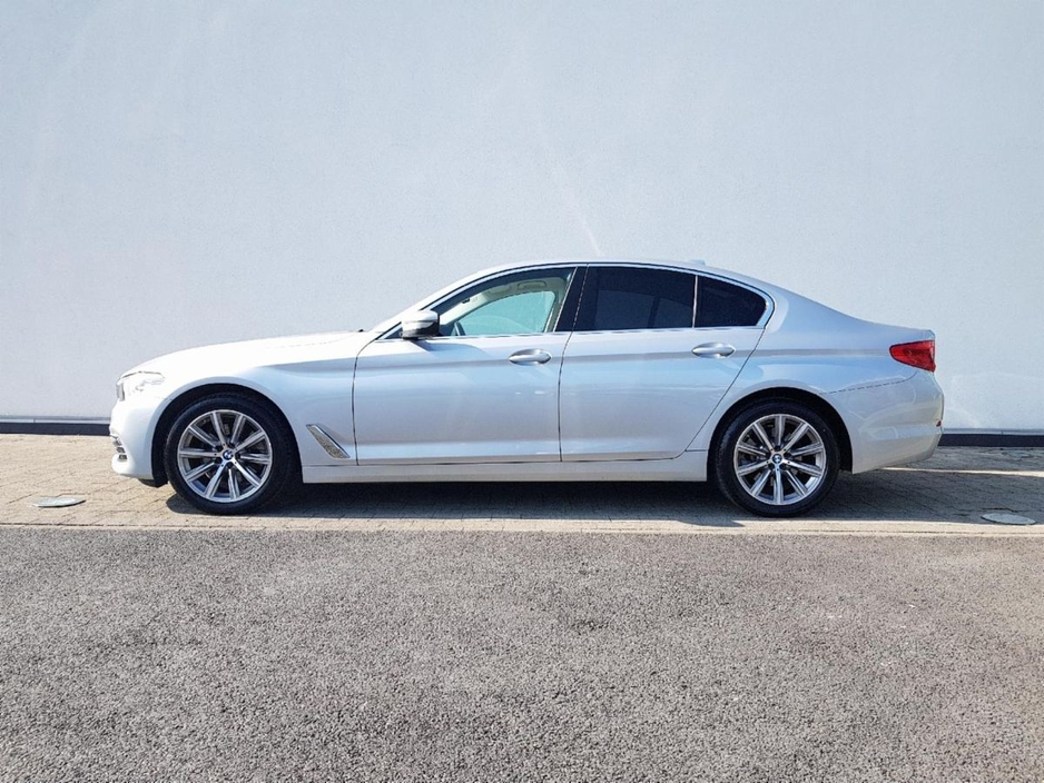 2019 BMW 5 Series - image 4