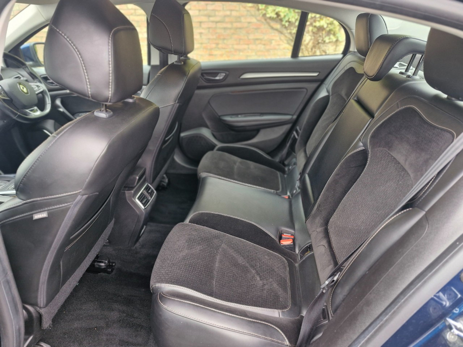 2017 Renault Megane - image 9