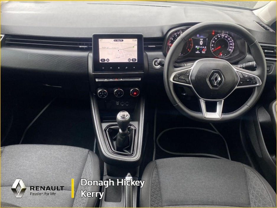 2022 Renault Clio - image 2