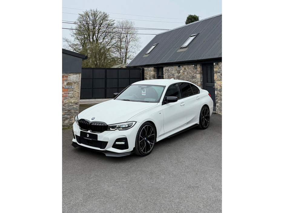 2020 BMW 3 Series - image 3