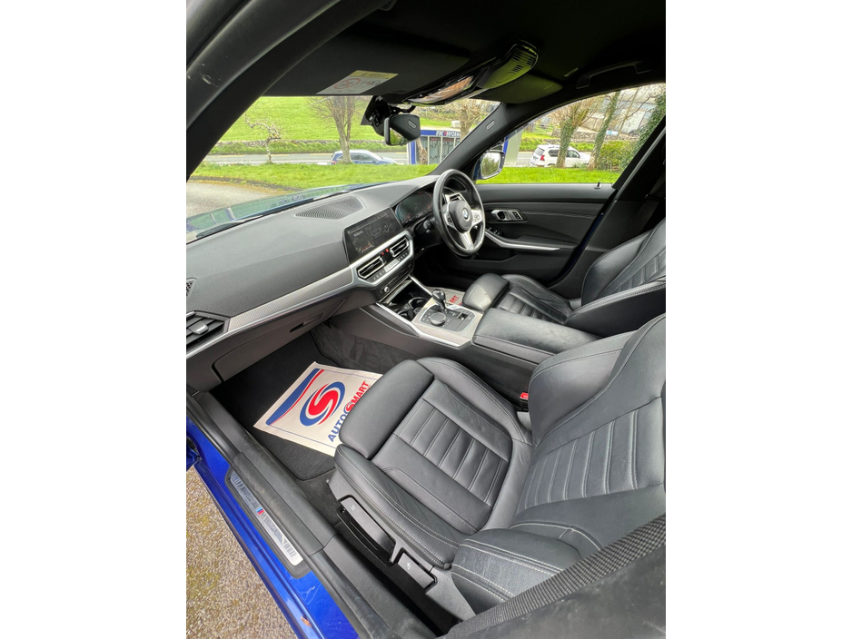 2019 BMW 3 Series - image 4