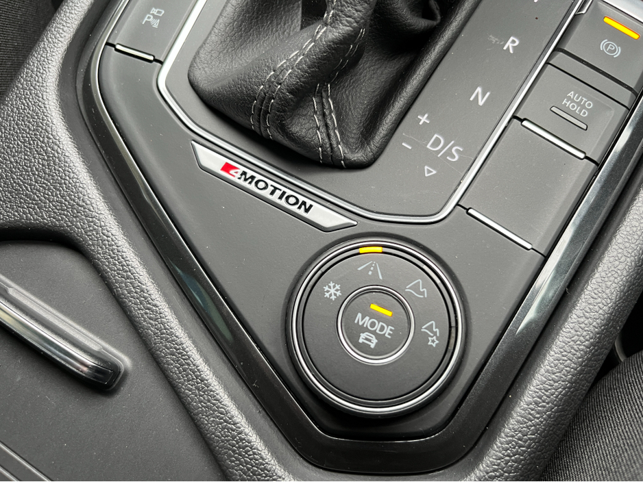 2020 Volkswagen Tiguan - image 18