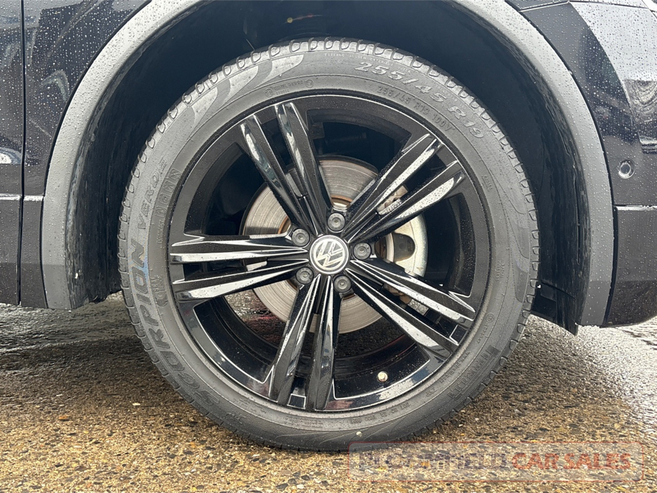 2018 Volkswagen Tiguan 4 MOTION R-LINE , DSG // PRISTINE €29,950