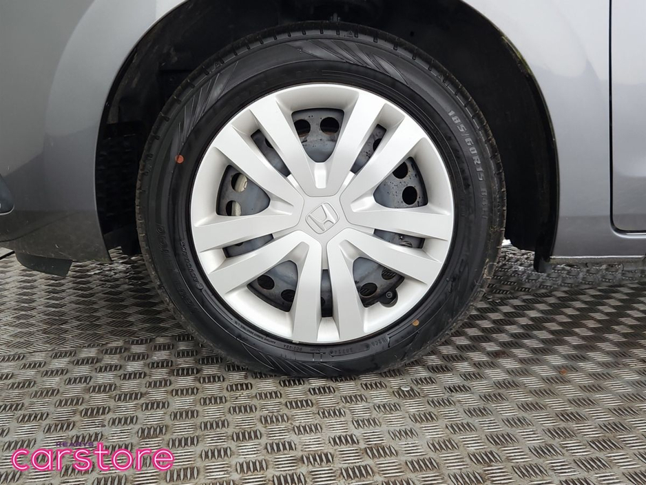 2020 Honda Fit - image 14