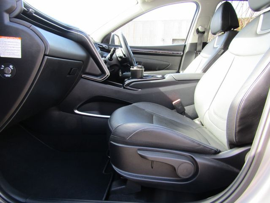 2022 Hyundai Tucson - image 12