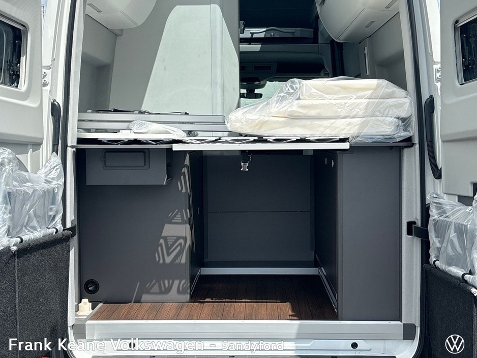 2025 Volkswagen California GRAND CALIFORNIA 600 177BHP AUTO *DEMO MODEL* *APPLE CARPLAY/ANDROID AUTO* *REAR VIEW CAMERA* *FRONT AND REAR PARKING SENSORS* *ELECTRIC PARKING BRAKE* €95,950