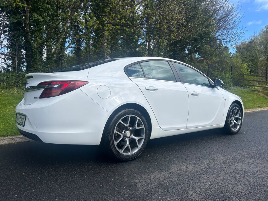 2015 Opel Insignia - image 2