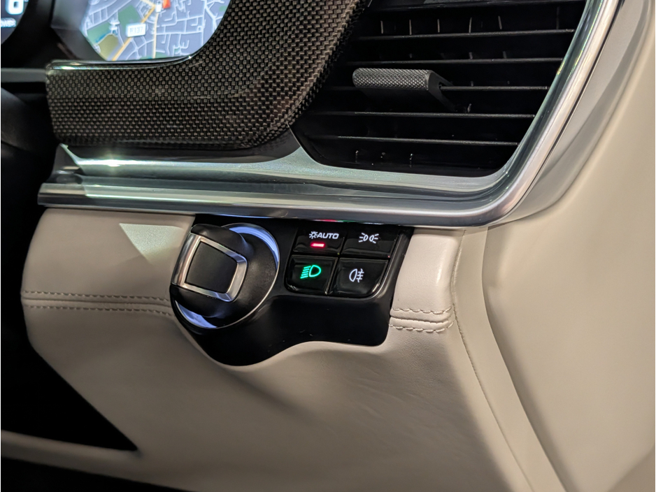 2018 Porsche Panamera - image 27