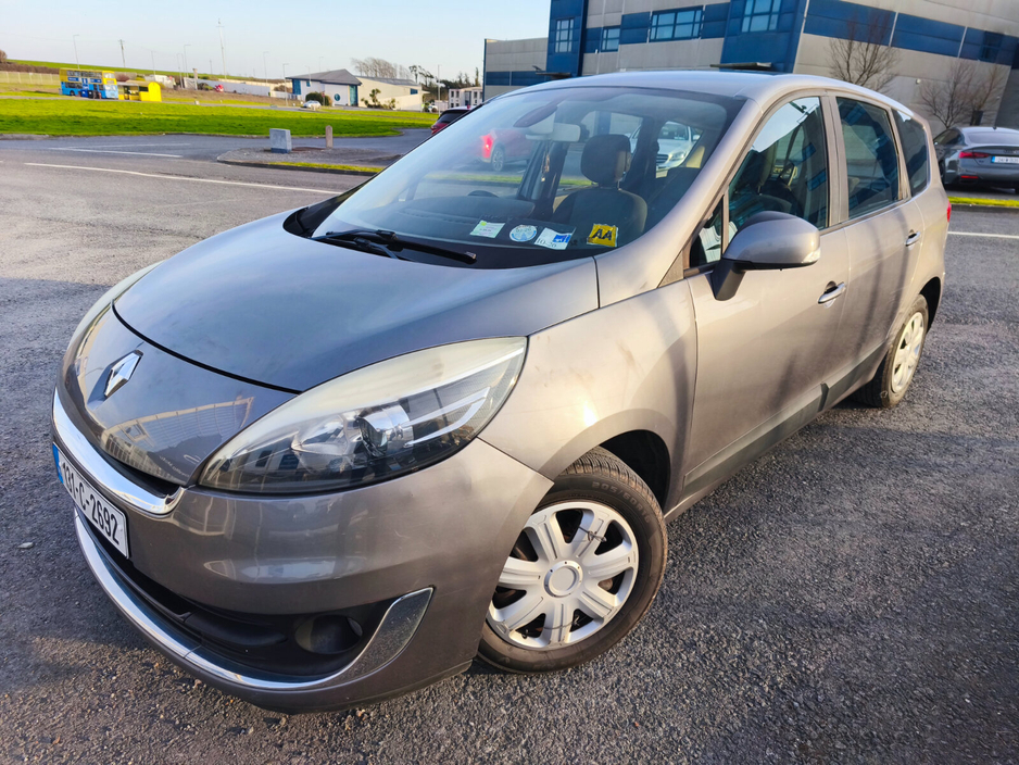 2013 Renault Grand Scenic - image 6