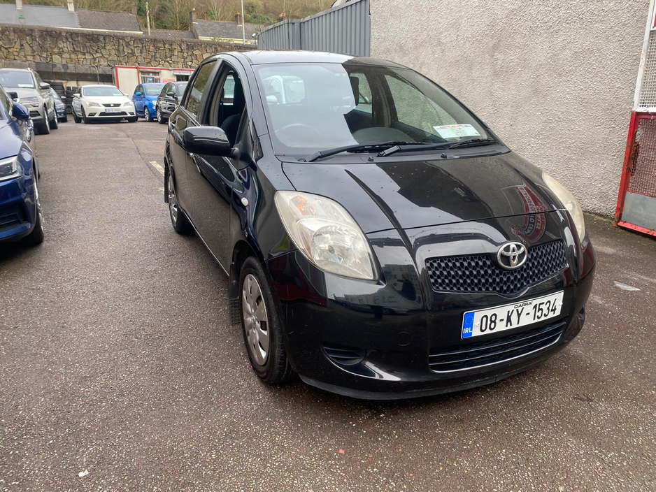 2008 Toyota Yaris - image 9