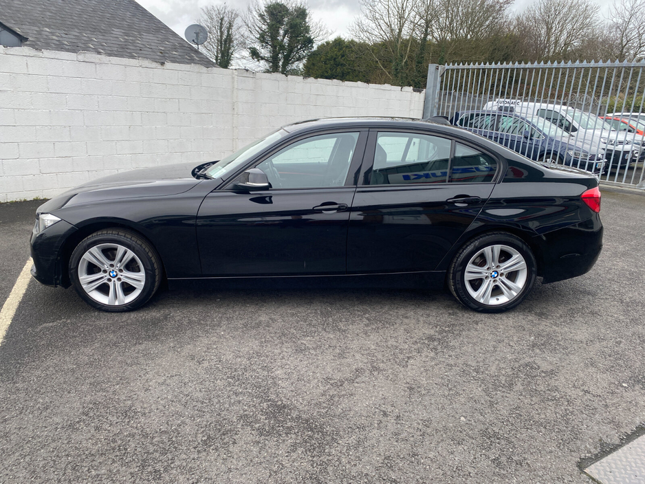 2016 BMW 3 Series - image 5