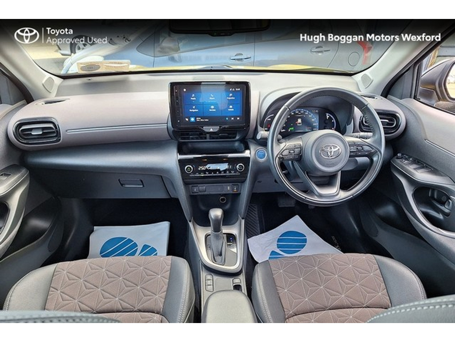 2023 Toyota Yaris Cross - image 8