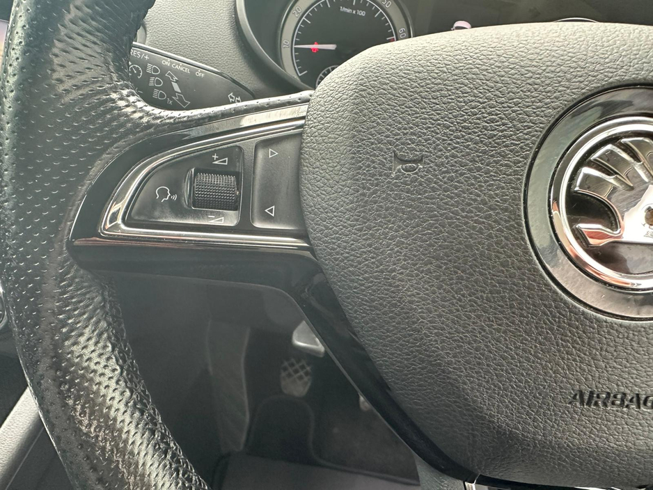 2017 Skoda Octavia - image 22