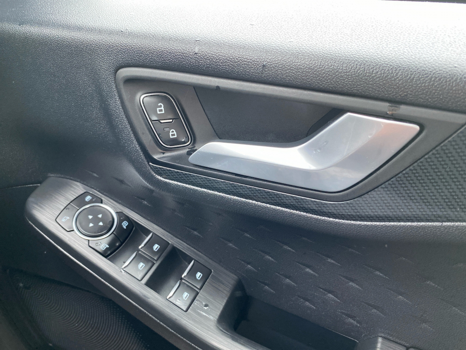 2021 Ford Kuga - image 17