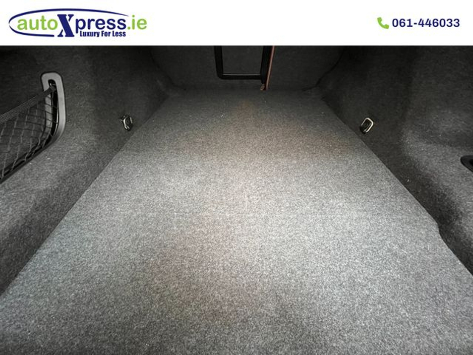 2016 BMW 5 Series - image 10