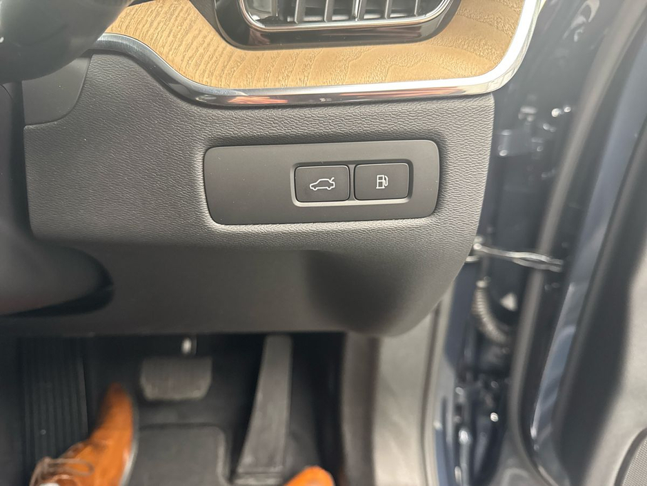 2026 Volvo XC60 - image 22