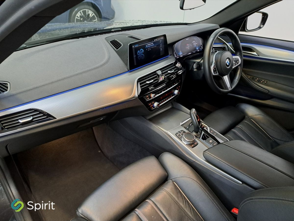 2019 BMW 5 Series - image 4