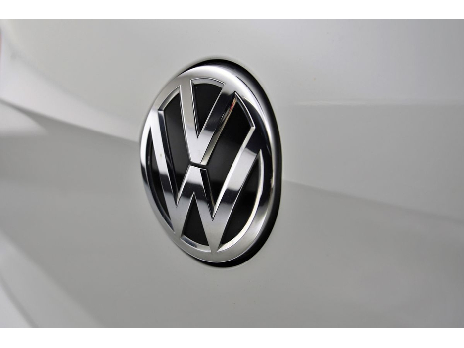 2018 Volkswagen Golf - image 23