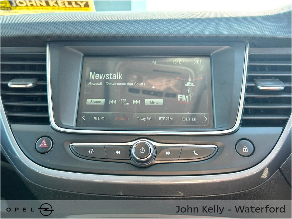 2022 Opel Crossland - image 12