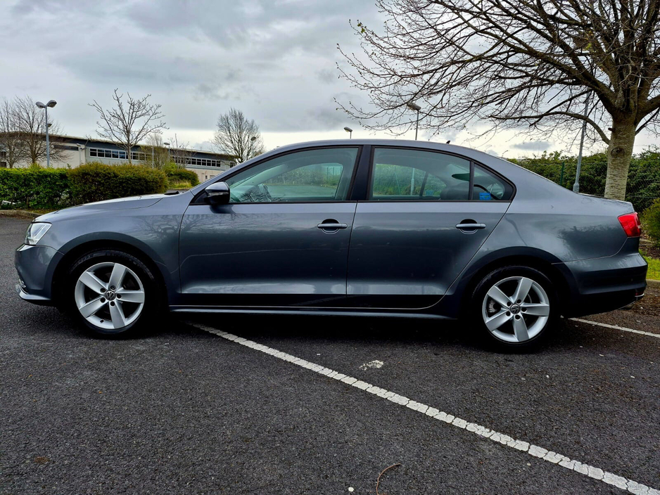 2015 Volkswagen Jetta - image 6