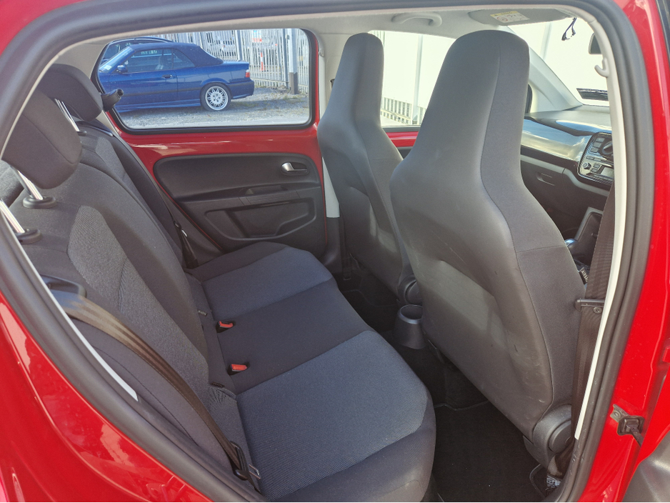 2016 Volkswagen up! - image 16
