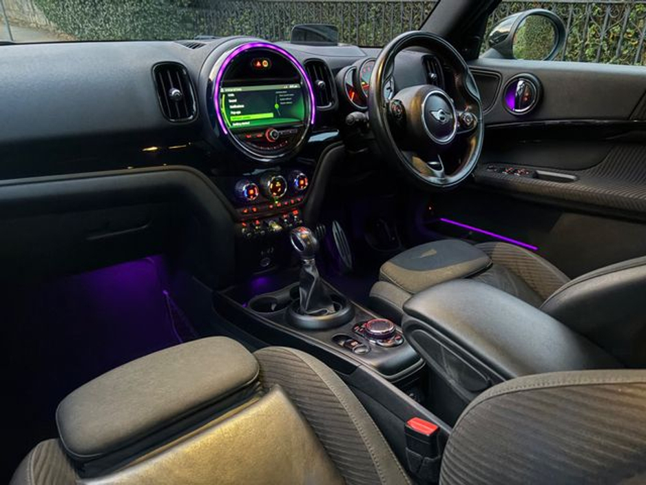 2017 MINI Hatch - image 9