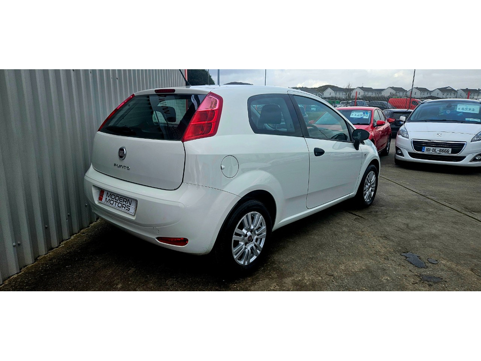 2015 Fiat Punto - image 6