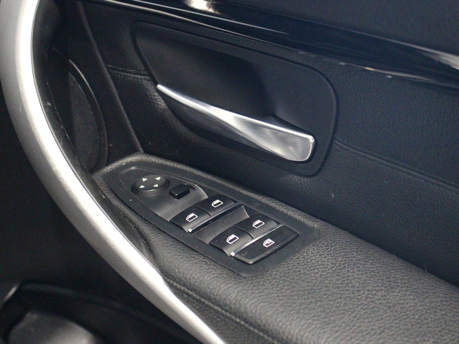 2018 BMW 3 Series - image 23